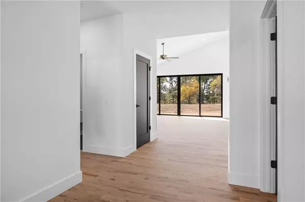 941 Red Cedar Pl, Rogers, AR 72756