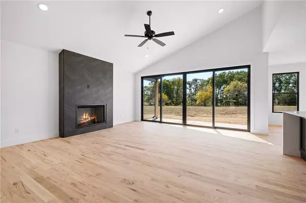 941 Red Cedar Pl, Rogers, AR 72756