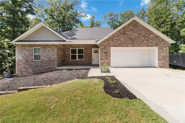 32 Cresswell Dr, Bella Vista, AR 72714