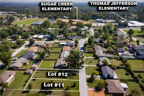 810 NW 11th St, Bentonville, AR 72712