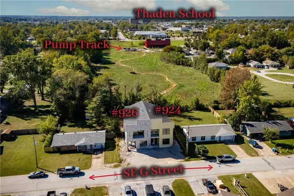 926 SE G St, Bentonville, AR 72712