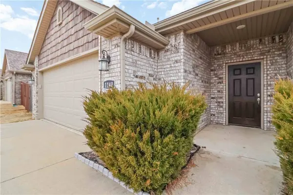 1140 Rosemary St, Centerton, AR 72719