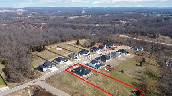 949 Red Cedar Pl, Avoca, AR 72711