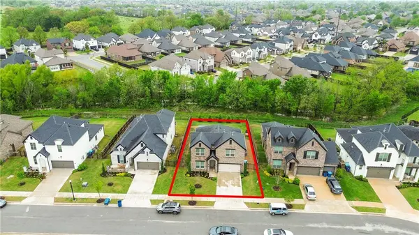 5104 SW Stanford Ct, Bentonville, AR 72713
