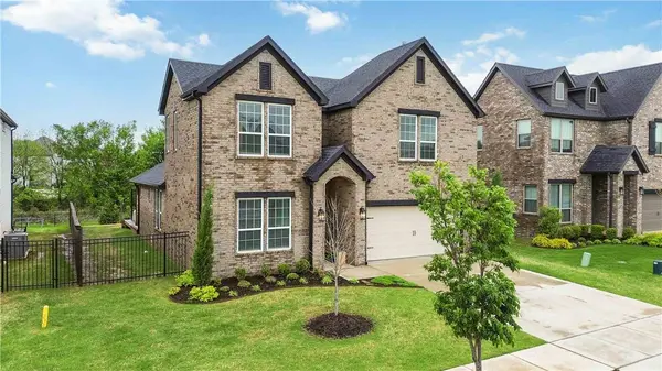 5104 SW Stanford Ct, Bentonville, AR 72713