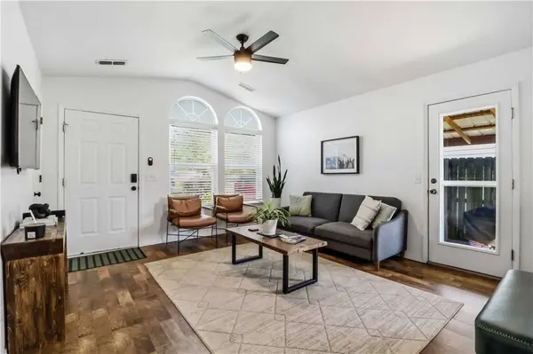 206 NW J St, Bentonville, AR 72712