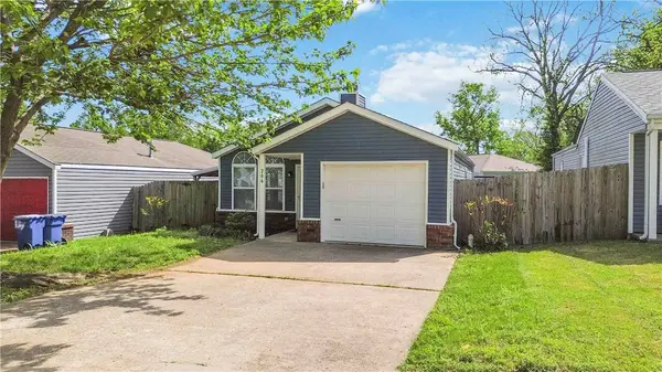 206 NW J St, Bentonville, AR 72712