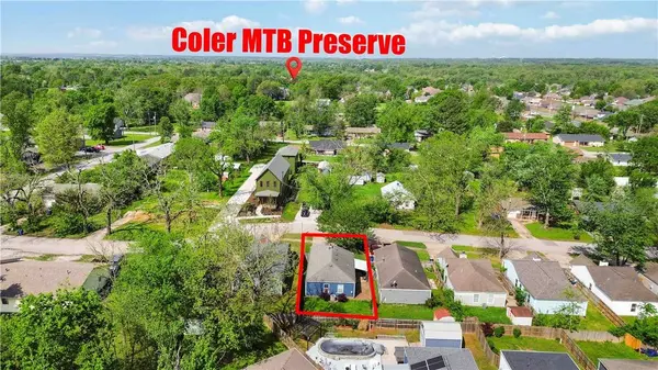 206 NW J St, Bentonville, AR 72712
