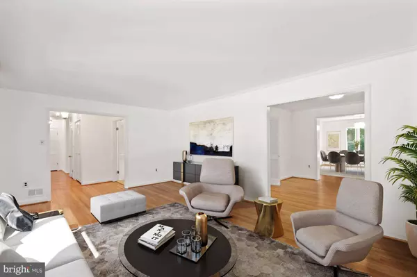 8803 TUCKERMAN LN, Rockville, MD 20854