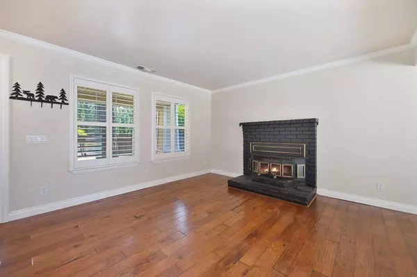 22575 Foresthill RD, Foresthill, CA 95631