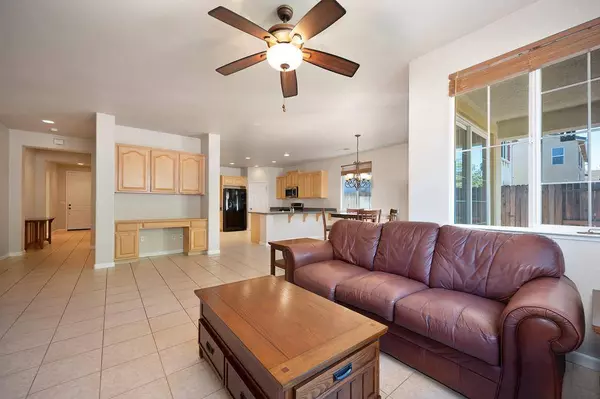 662 Tara Bella DR, Lincoln, CA 95648