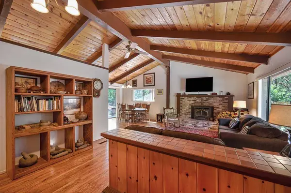5837 Silverleaf DR, Foresthill, CA 95631