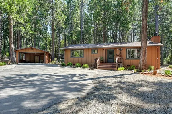 5837 Silverleaf DR, Foresthill, CA 95631