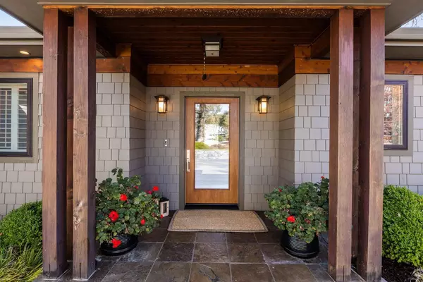 12980 Austin Forest CIR, Auburn, CA 95602