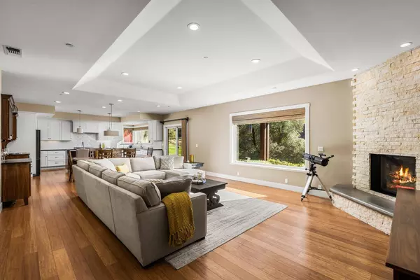 12980 Austin Forest CIR, Auburn, CA 95602