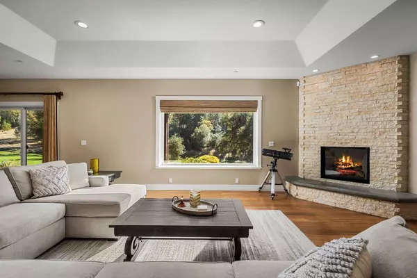 12980 Austin Forest CIR, Auburn, CA 95602