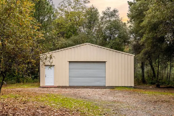 1746 Hidden Valley LN, Auburn, CA 95602