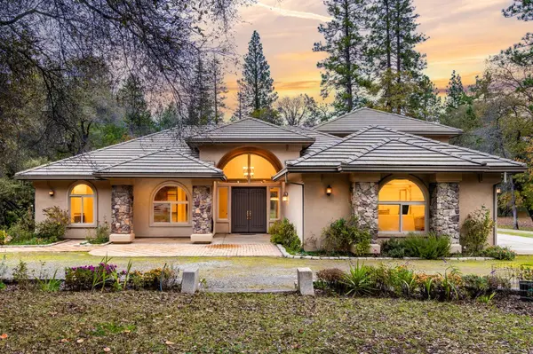 1746 Hidden Valley LN, Auburn, CA 95602