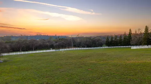 3310 Oak Creek CT, Auburn, CA 95603