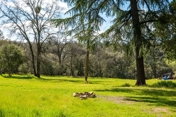 10925 Joeger RD, Auburn, CA 95602