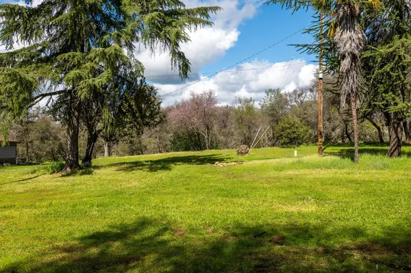 10925 Joeger RD, Auburn, CA 95602