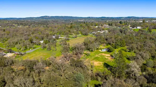 10925 Joeger RD, Auburn, CA 95602
