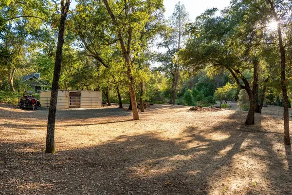 4260 Meadow Glen RD, Auburn, CA 95602