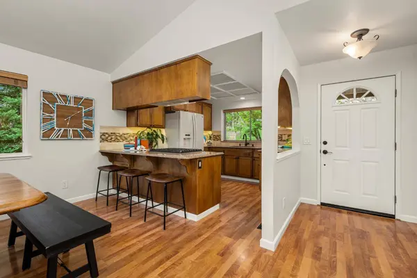 4260 Meadow Glen RD, Auburn, CA 95602
