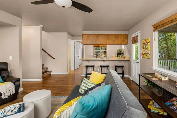 4260 Meadow Glen RD, Auburn, CA 95602