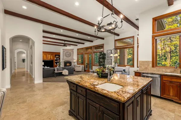 1306 Shady Tree LN, Meadow Vista, CA 95722