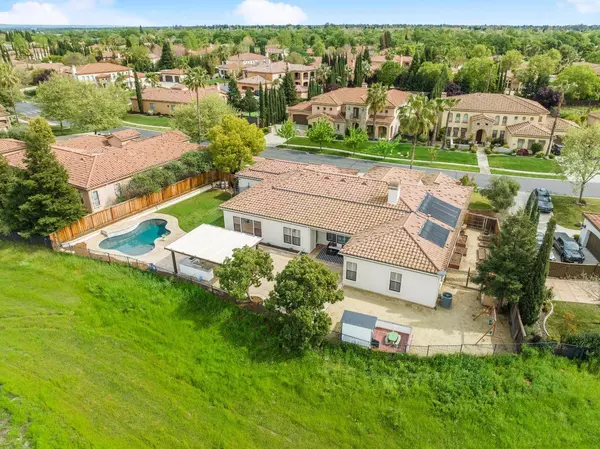 4060 Kingsbarns DR, Roseville, CA 95747