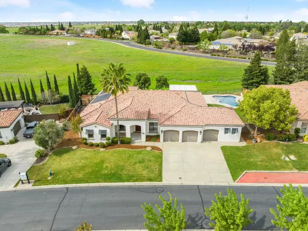 4060 Kingsbarns DR, Roseville, CA 95747