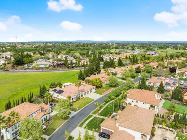 4060 Kingsbarns DR, Roseville, CA 95747