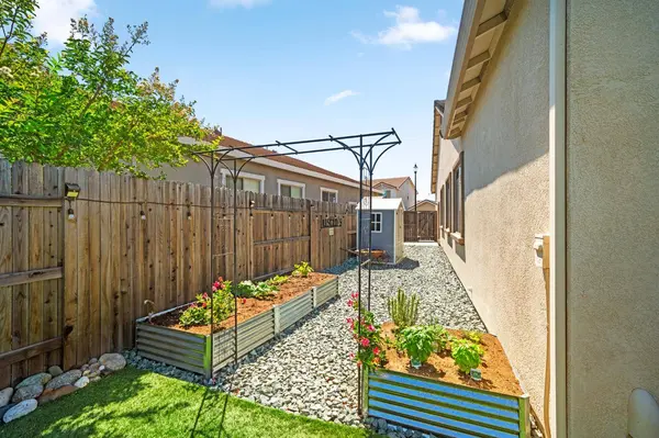 5628 Whisper Wind WAY, Roseville, CA 95747