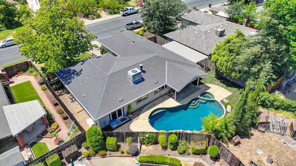 1402 Mallard LN, Roseville, CA 95661