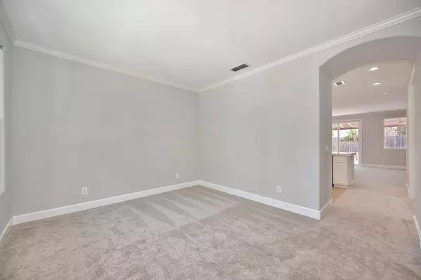 9819 Paso Fino WAY, Elk Grove, CA 95757