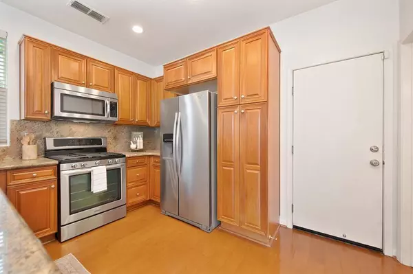 1301 Dante CIR, Roseville, CA 95678