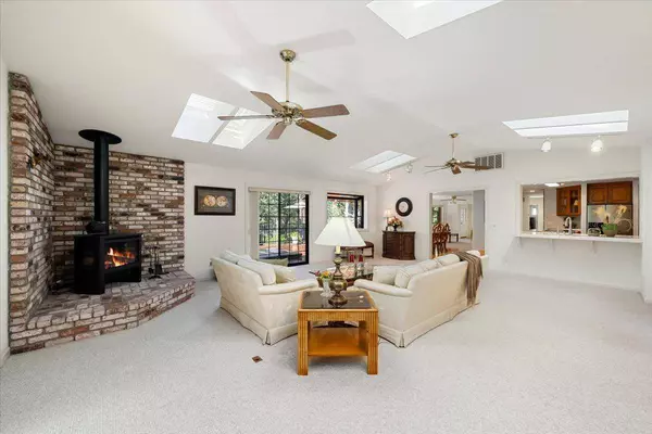 20655 Placer Hills RD, Colfax, CA 95713