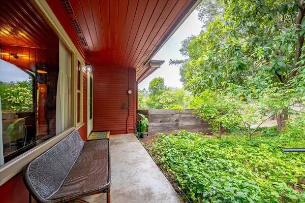 303 Live Oak ST, Auburn, CA 95603