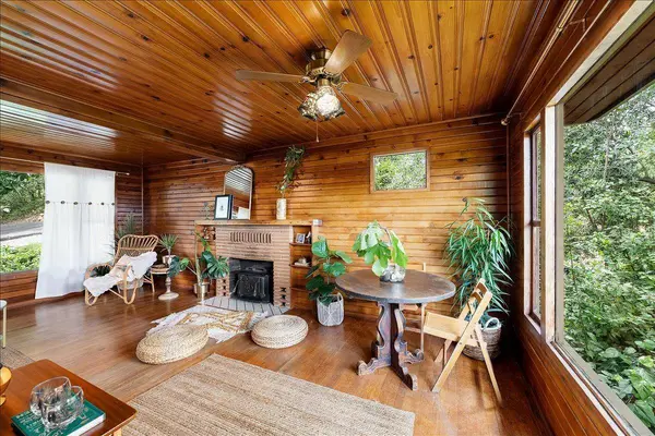 303 Live Oak ST, Auburn, CA 95603
