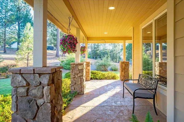 1216 Tokayana Ranch LN, Colfax, CA 95713