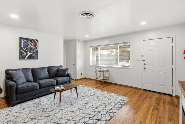 5049 Corvair ST, North Highlands, CA 95660