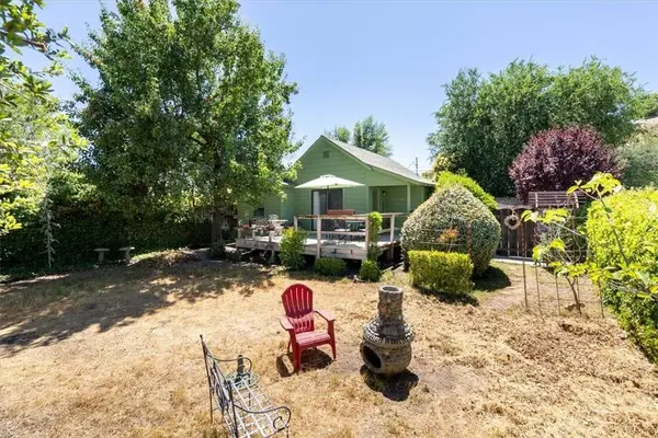 647 Vine ST, Paso Robles, CA 93446