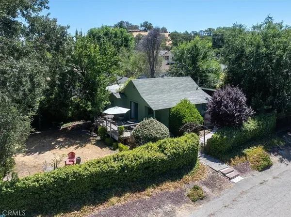 647 Vine ST, Paso Robles, CA 93446