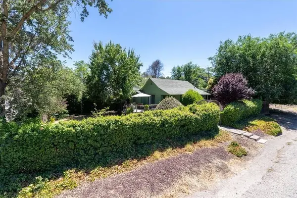 647 Vine ST, Paso Robles, CA 93446