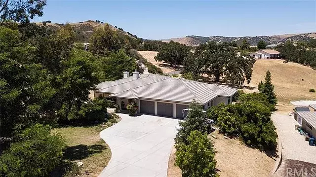 Paso Robles, CA 93446-7713,9890 Bluegill Dr