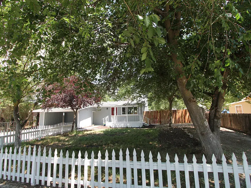 196 Escondido Way, Shandon, CA 93461-4607