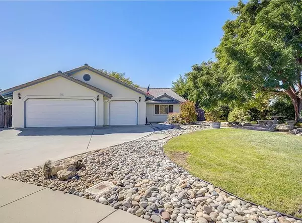 448 Morgan Ln, Paso Robles, CA 93446-2906