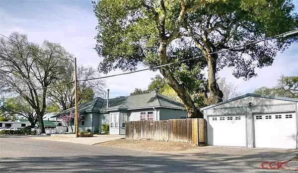 120 4th St, Templeton, CA 93465-5307