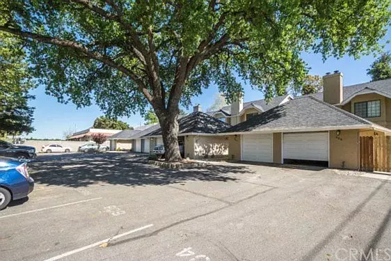 608 4th St, Paso Robles, CA 93446-3100